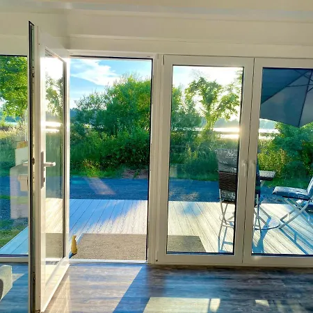 Apartamento House Of Happiness Mit Seeblick Hungen