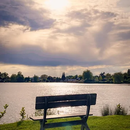 Apartment House Of Happiness Mit Seeblick Hungen