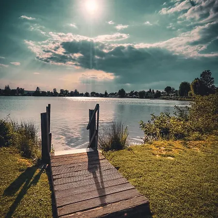 Apartment House Of Happiness Mit Seeblick