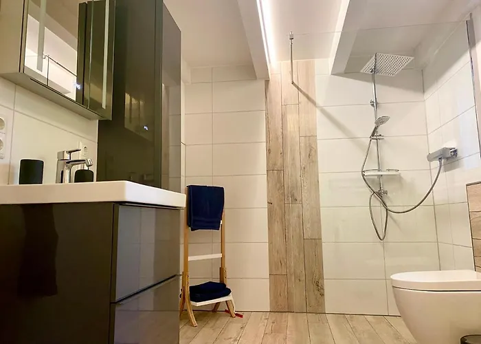 Apartment House Of Happiness Mit Seeblick