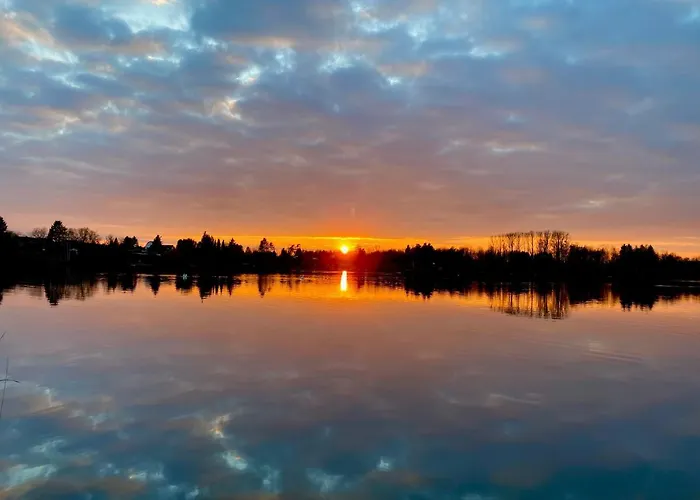 Apartment House Of Happiness Mit Seeblick